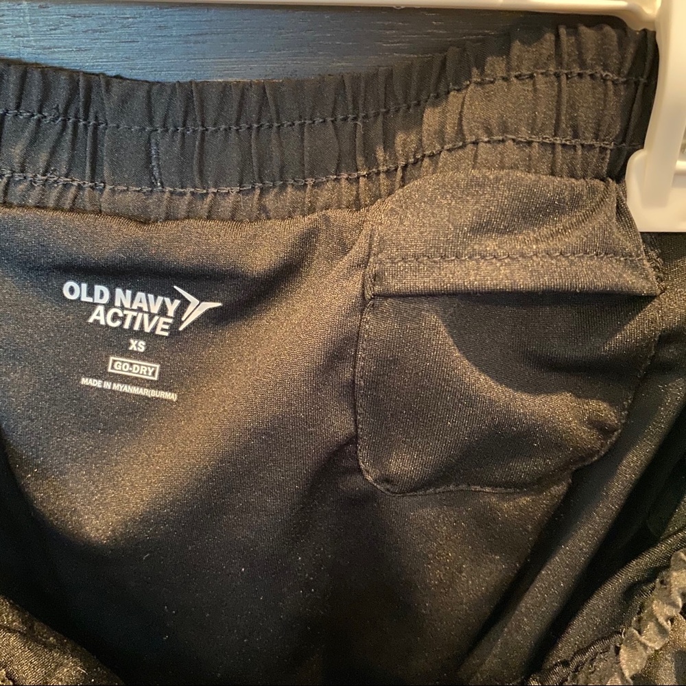 Old Navy Active Girls Shorts. XS - Picture 3 of 4